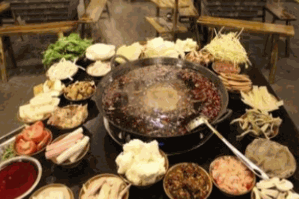 香肠嘴儿老灶火锅